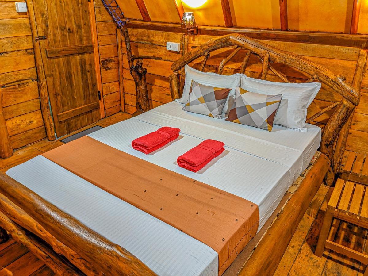 Wooden Cabana Сигирия Екстериор снимка