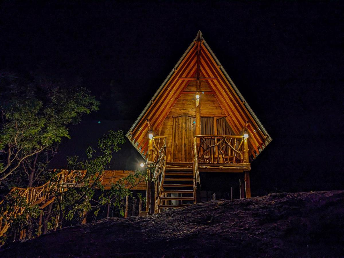 Wooden Cabana Сигирия Екстериор снимка