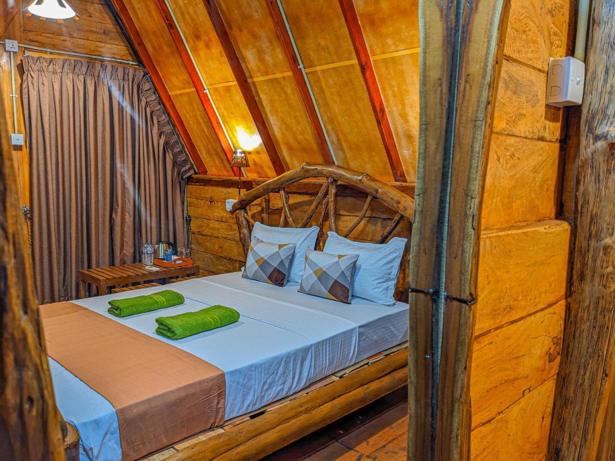 Wooden Cabana Сигирия Екстериор снимка