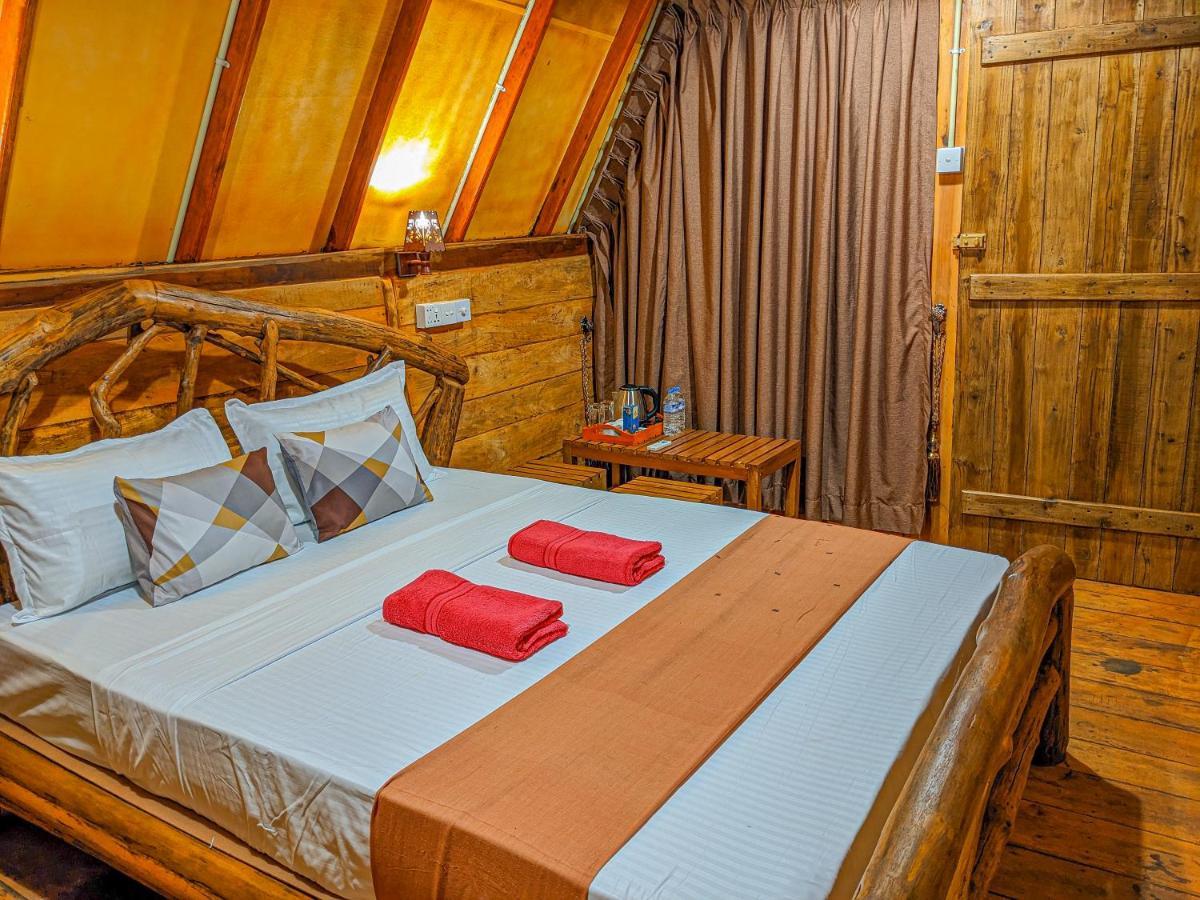 Wooden Cabana Сигирия Екстериор снимка