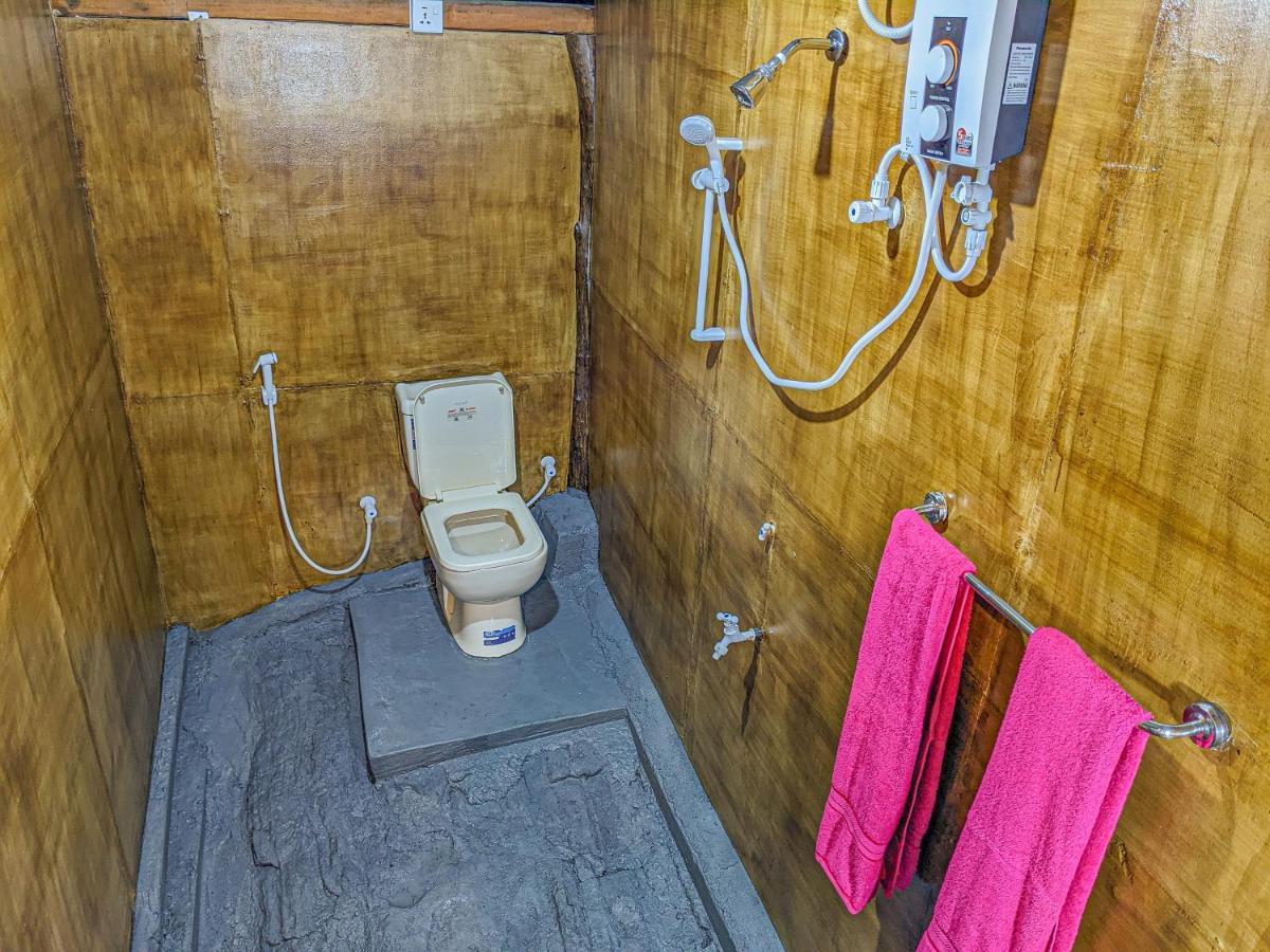 Wooden Cabana Сигирия Екстериор снимка