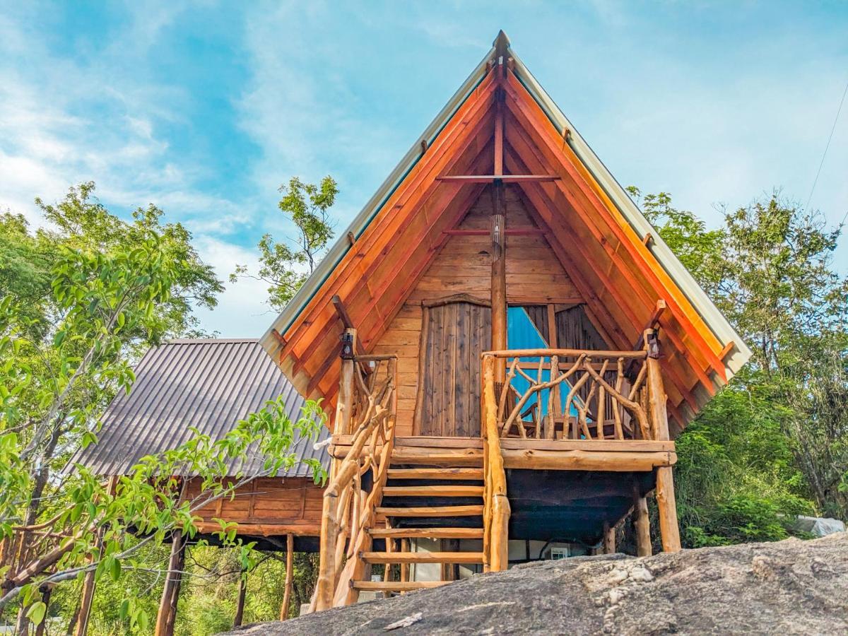 Wooden Cabana Сигирия Екстериор снимка