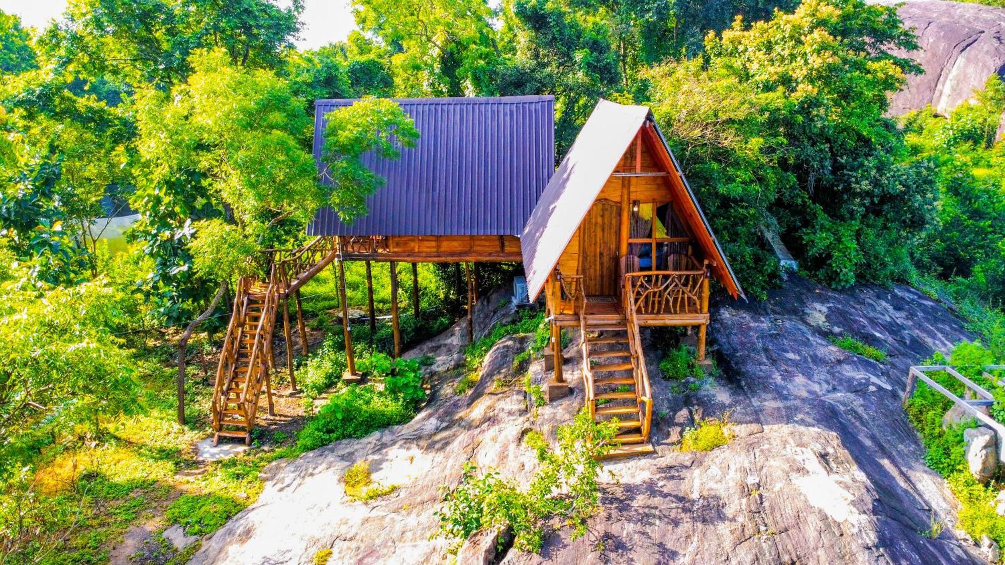 Wooden Cabana Сигирия Екстериор снимка