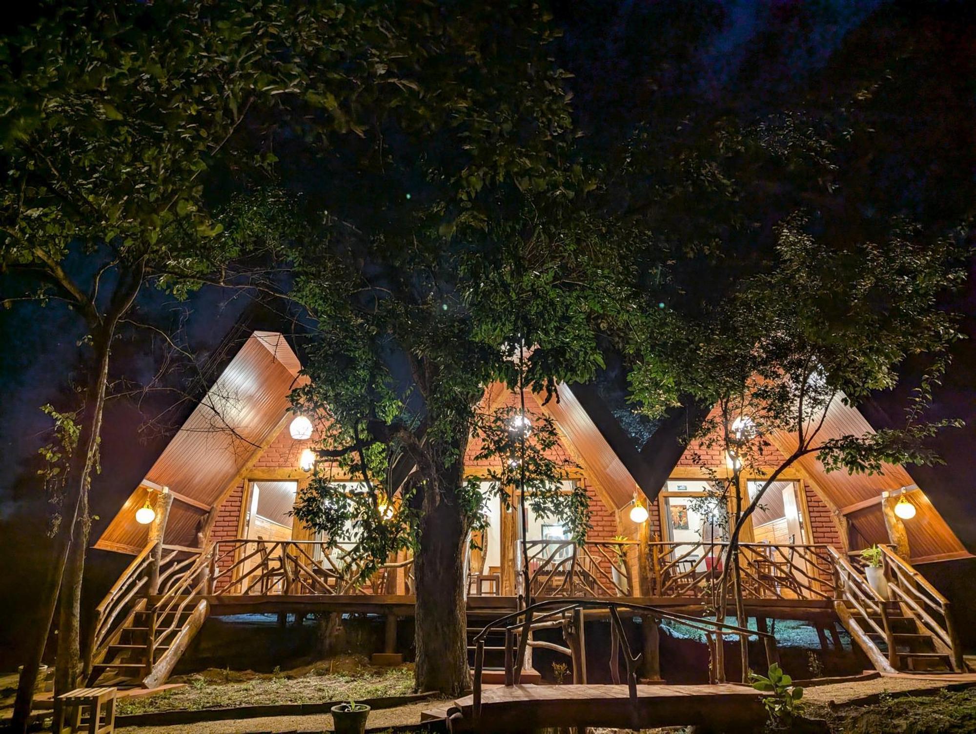 Wooden Cabana Сигирия Екстериор снимка